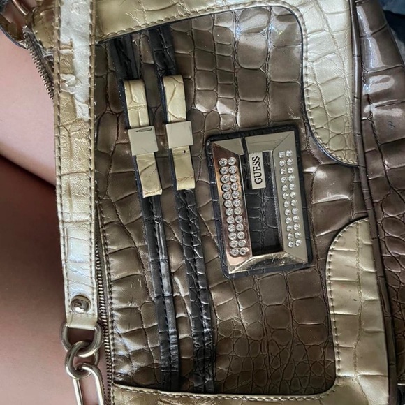 Guess purse - Picture 5 of 5